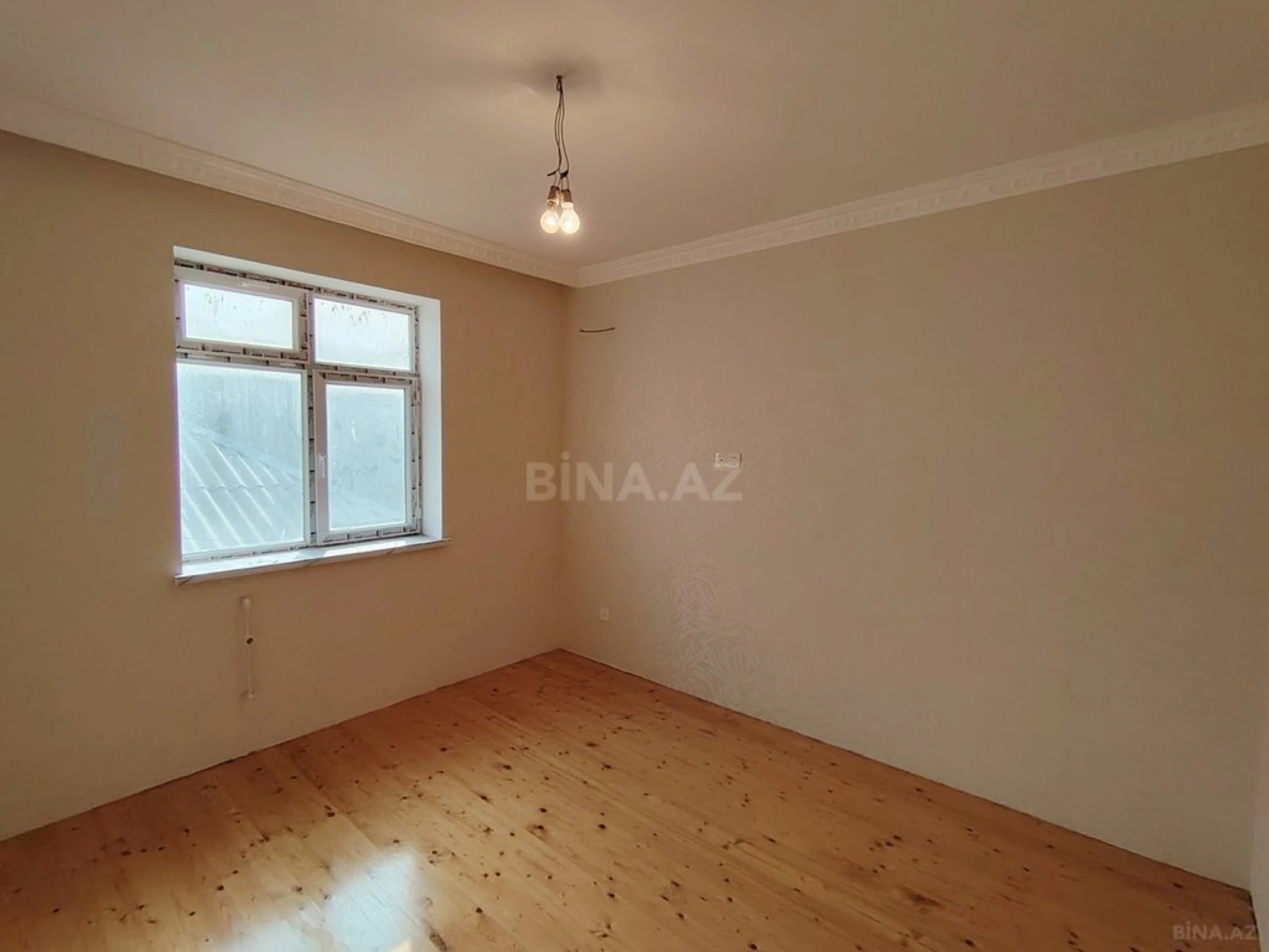Satılır 5 otaqlı həyət evi 140 m²