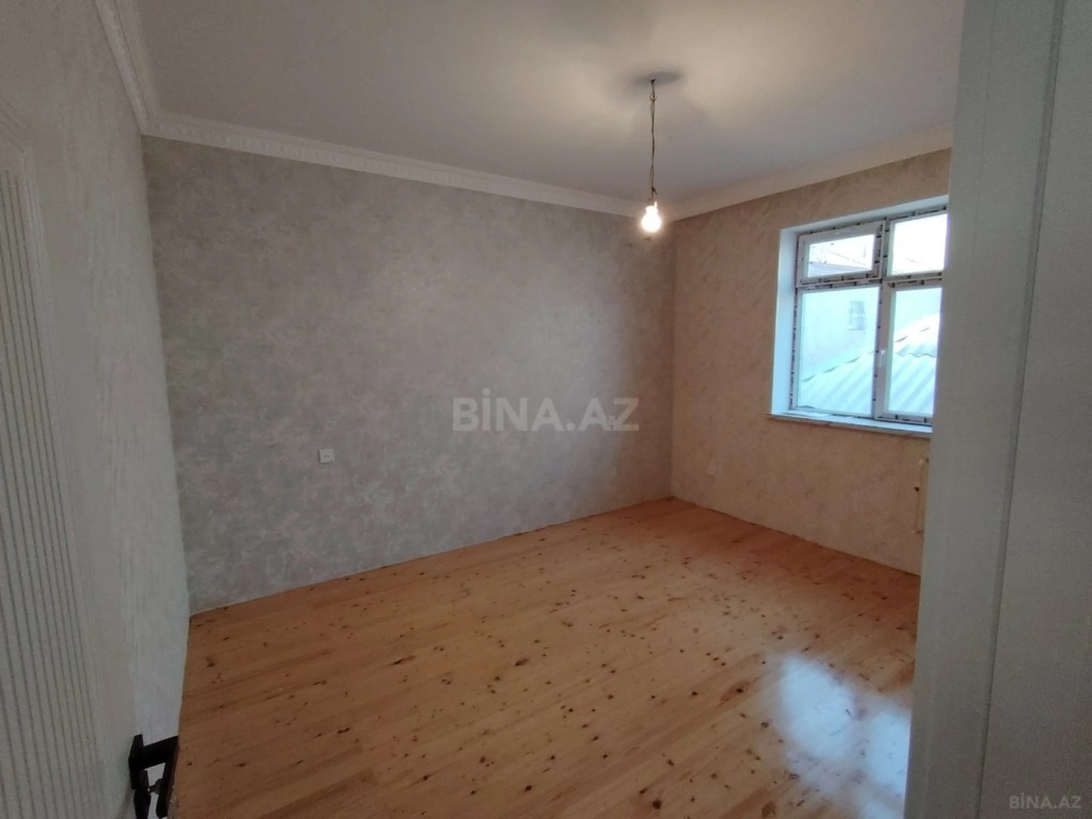 Satılır 5 otaqlı həyət evi 140 m²