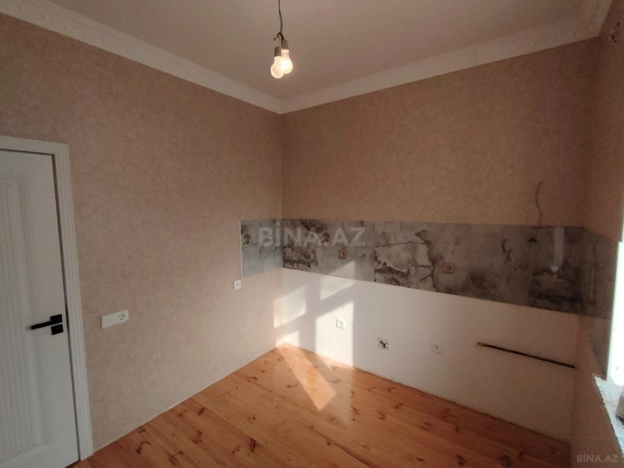 Satılır 5 otaqlı həyət evi 140 m²