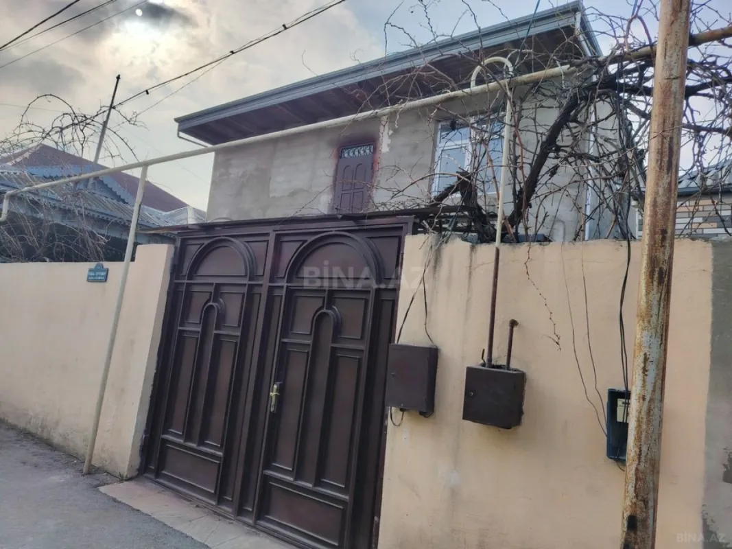 Satılır 5 otaqlı həyət evi 140 m²