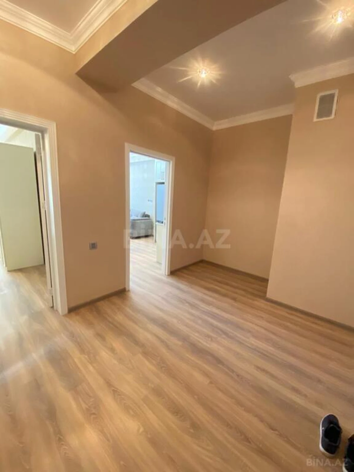 Kirayə verilir 2 otaqlı mənzil 70 m²