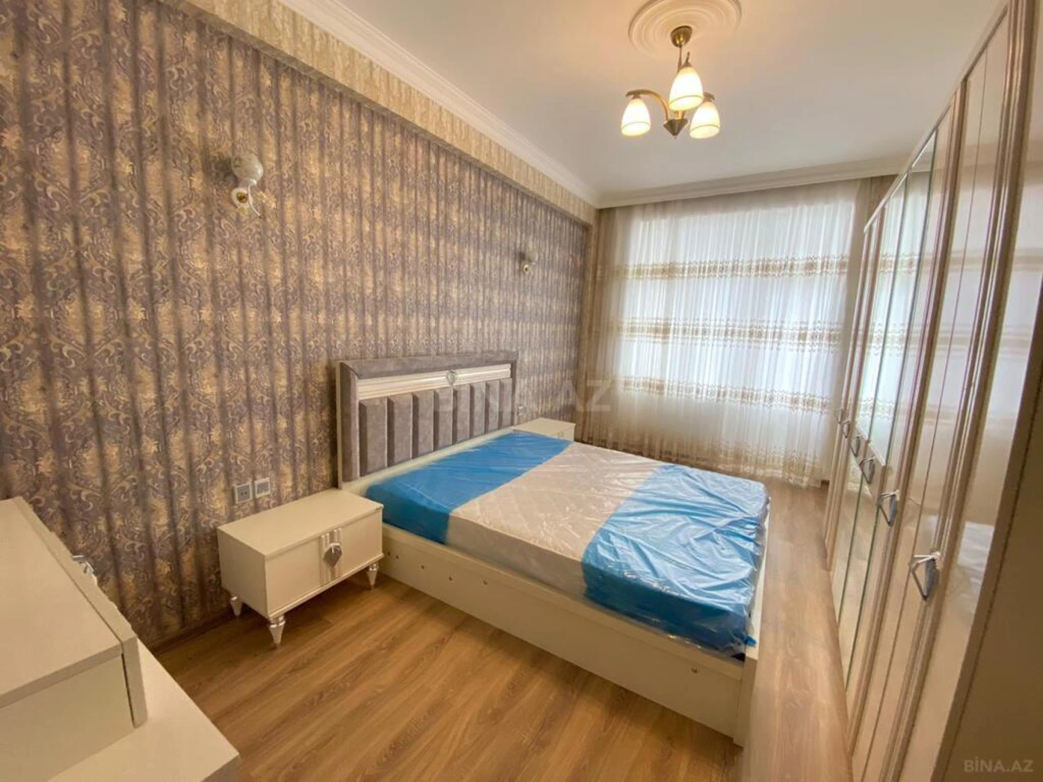Kirayə verilir 2 otaqlı mənzil 70 m²