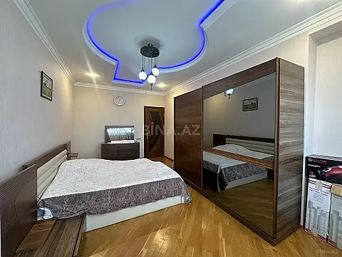 Satılır 3 otaqlı mənzil 160 m²