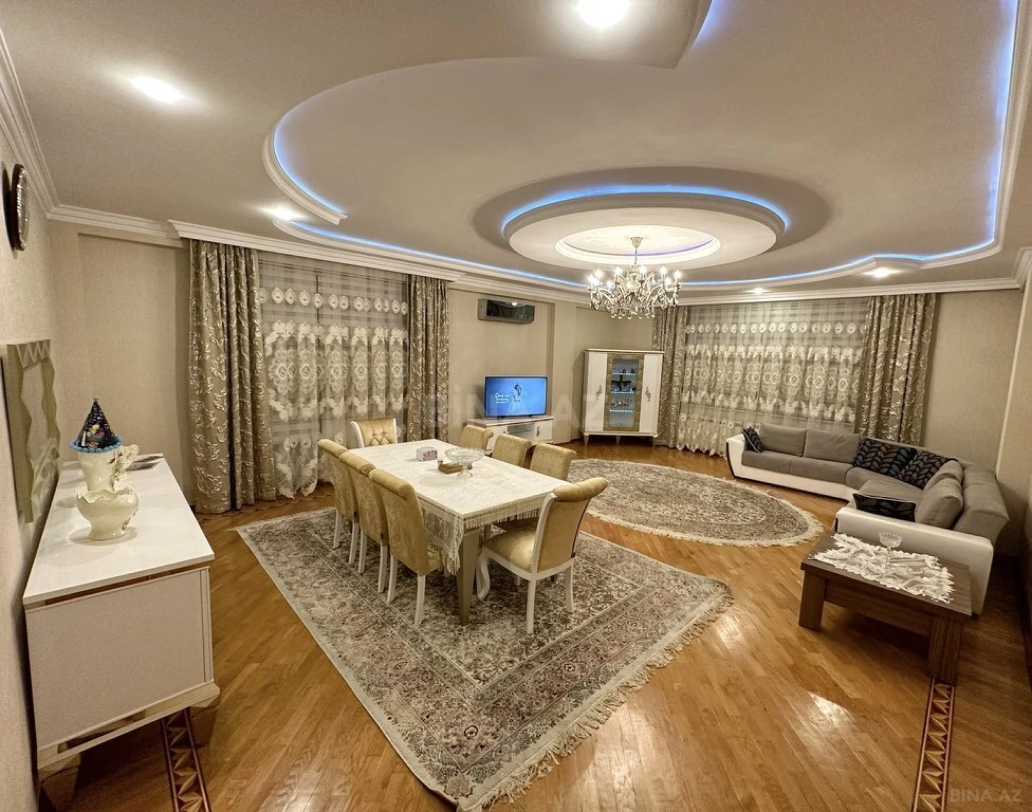 Satılır 3 otaqlı mənzil 160 m²