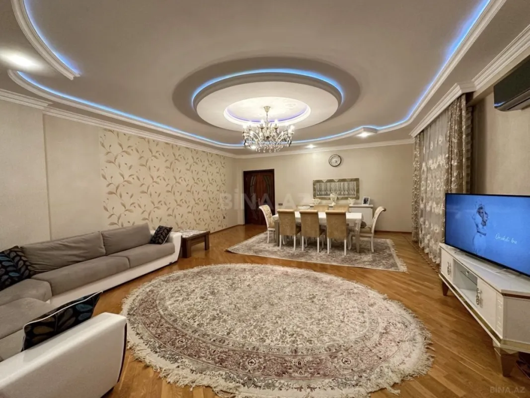 Satılır 3 otaqlı mənzil 160 m²