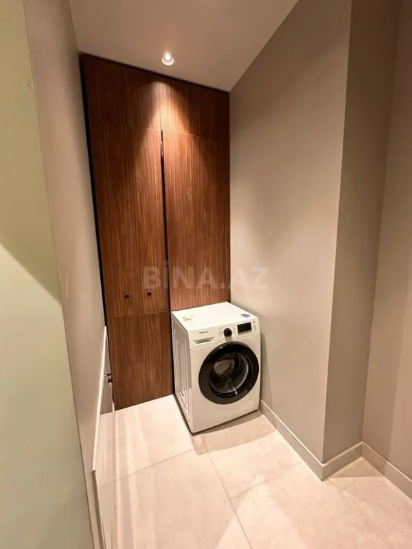 Satılır 5 otaqlı həyət evi 300 m²