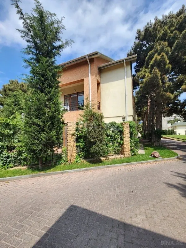 Kirayə verilir 5 otaqlı həyət evi 500 m²