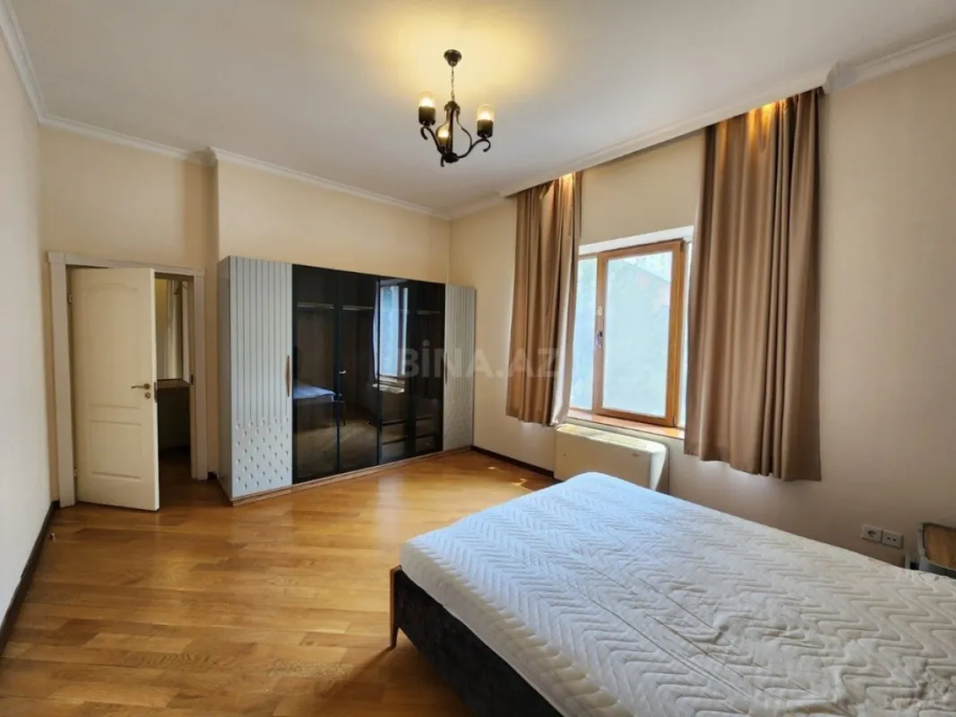Kirayə verilir 5 otaqlı həyət evi 500 m²