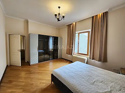 Kirayə verilir 5 otaqlı həyət evi 500 m²