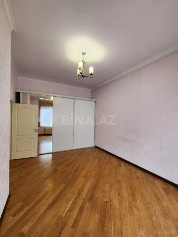 Kirayə verilir 5 otaqlı həyət evi 500 m²
