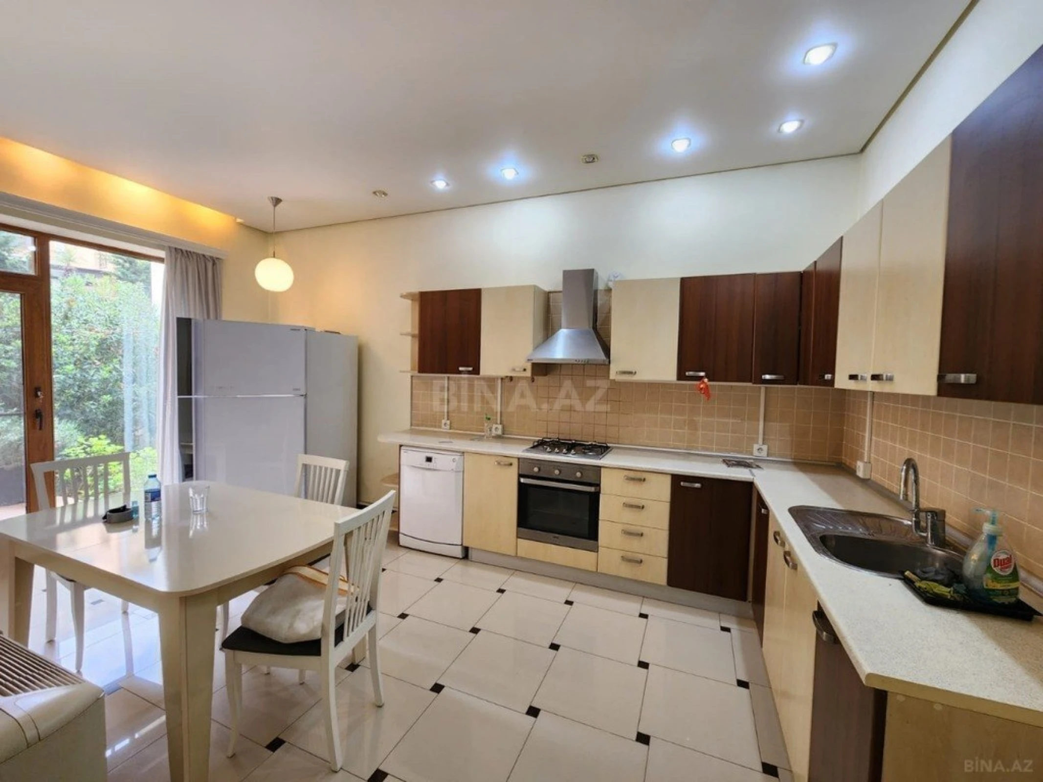 Kirayə verilir 5 otaqlı həyət evi 500 m²