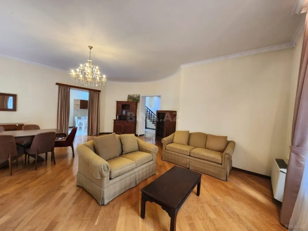 Kirayə verilir 5 otaqlı həyət evi 500 m²