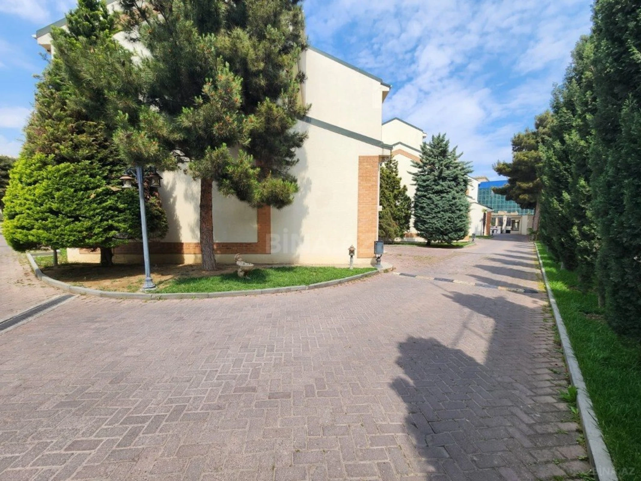 Kirayə verilir 5 otaqlı həyət evi 500 m²