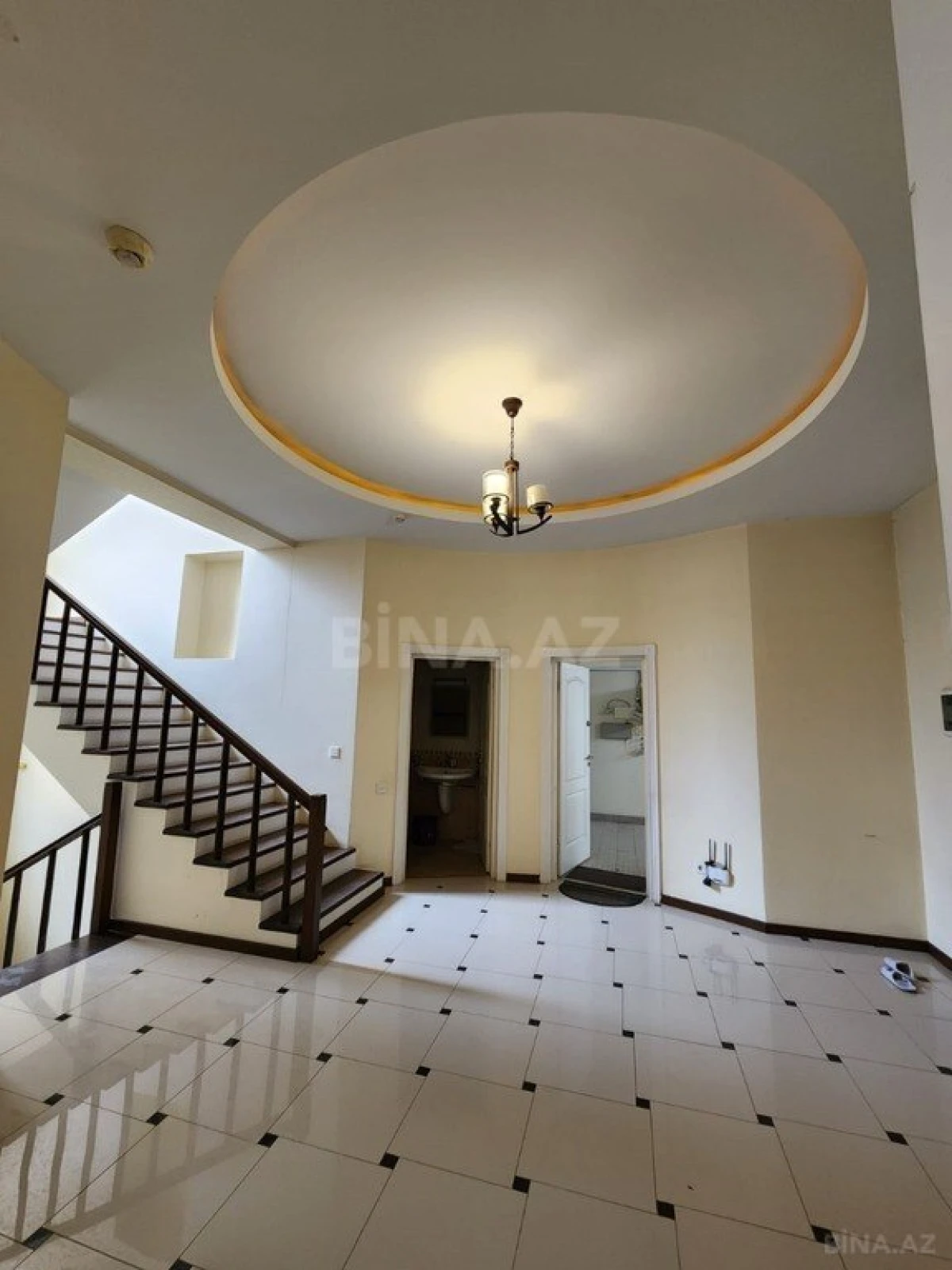 Kirayə verilir 5 otaqlı həyət evi 500 m²