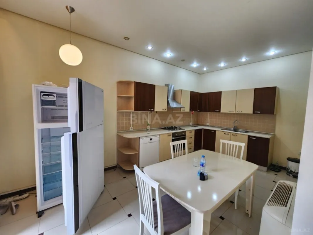 Kirayə verilir 5 otaqlı həyət evi 500 m²