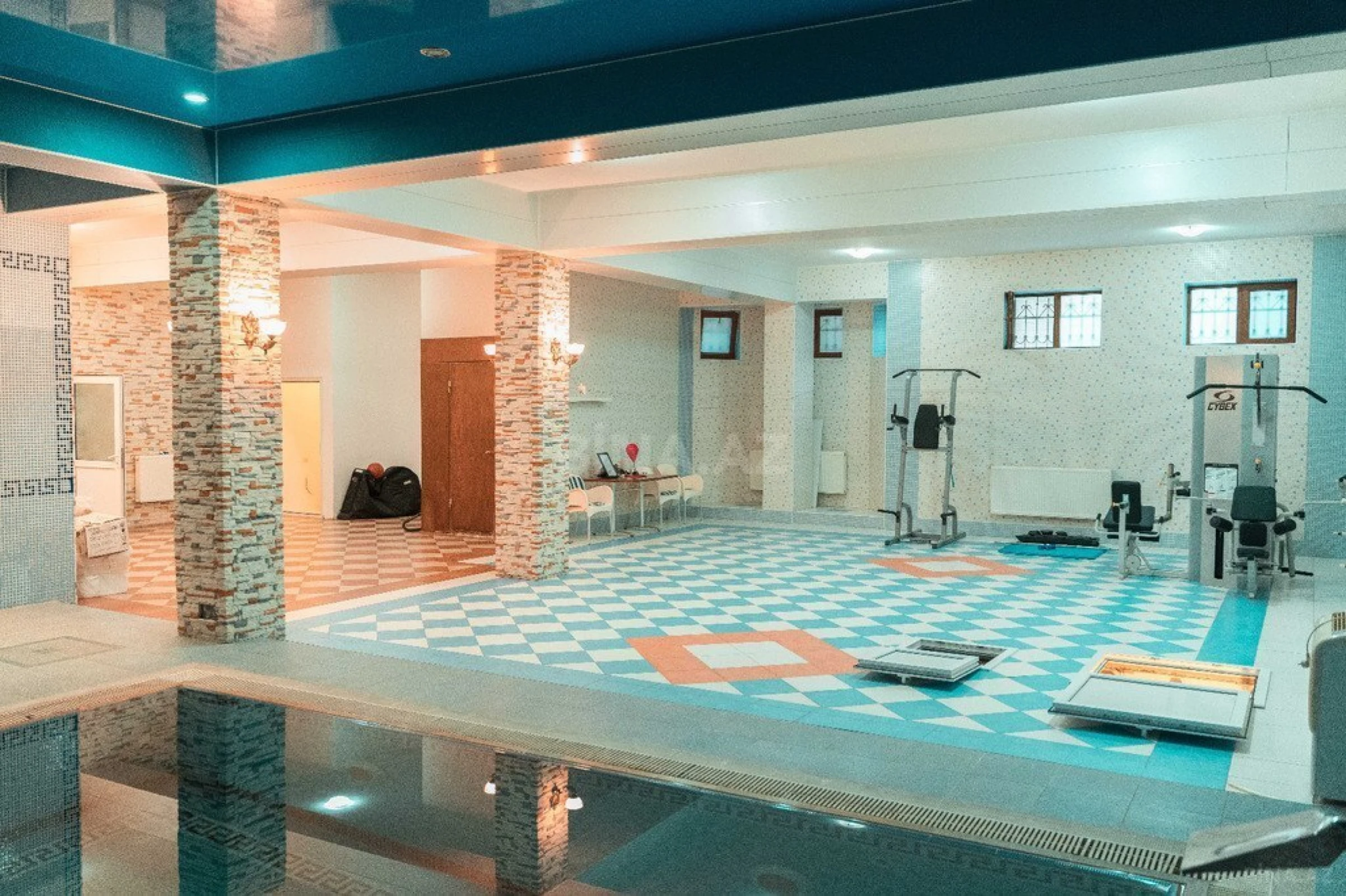 Satılır 8 otaqlı həyət evi 600 m²