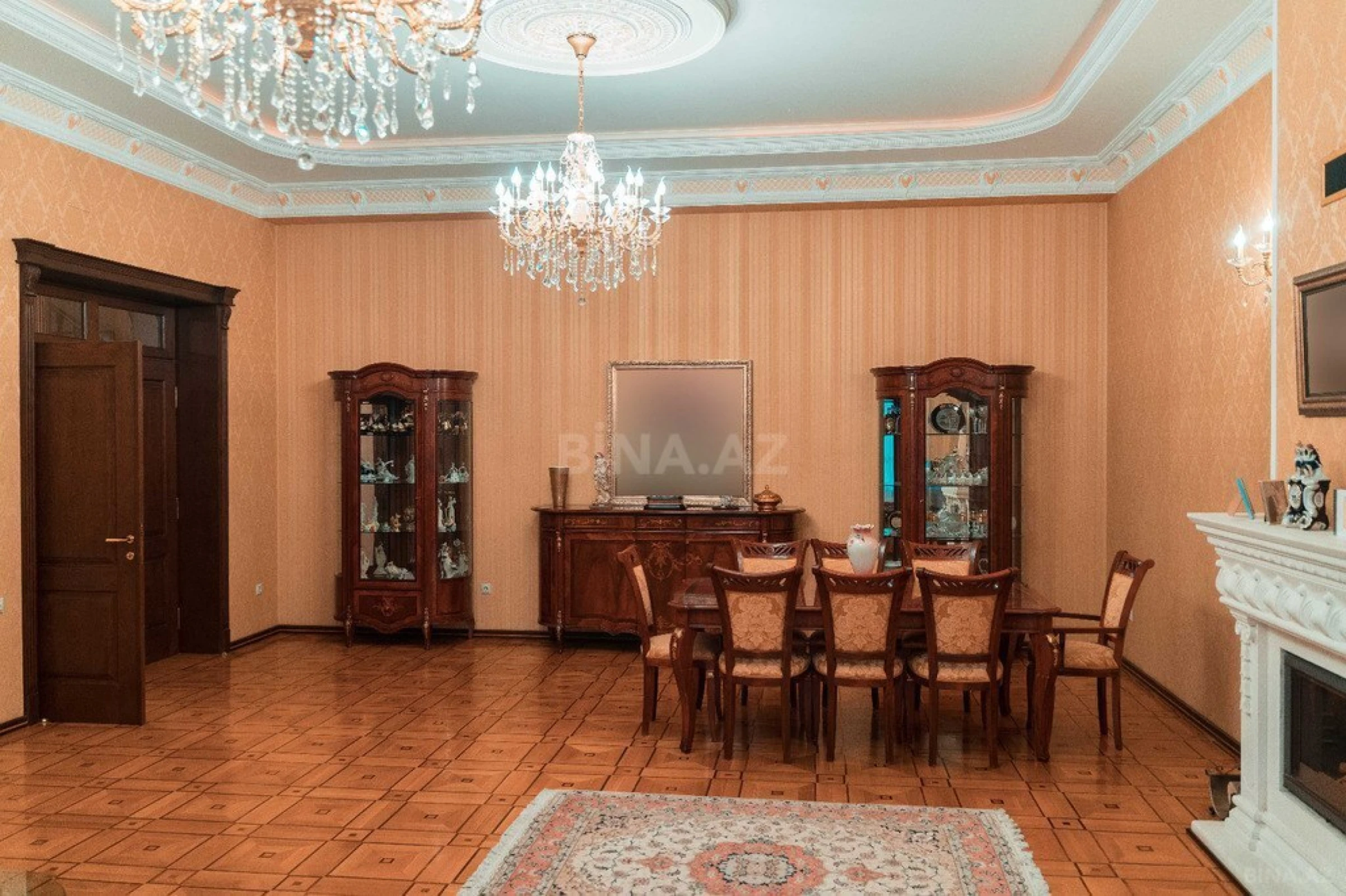 Satılır 8 otaqlı həyət evi 600 m²