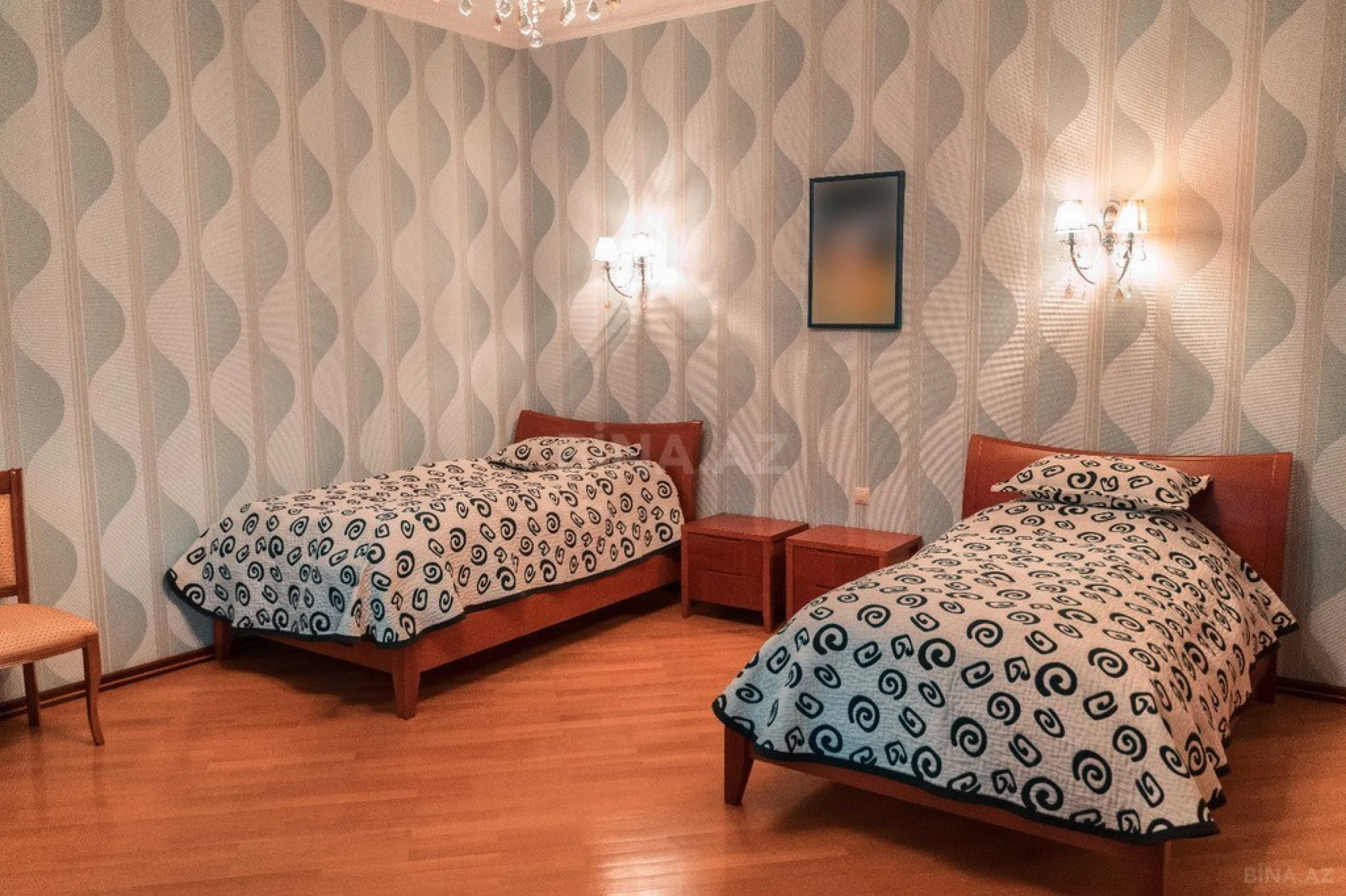 Satılır 8 otaqlı həyət evi 600 m²