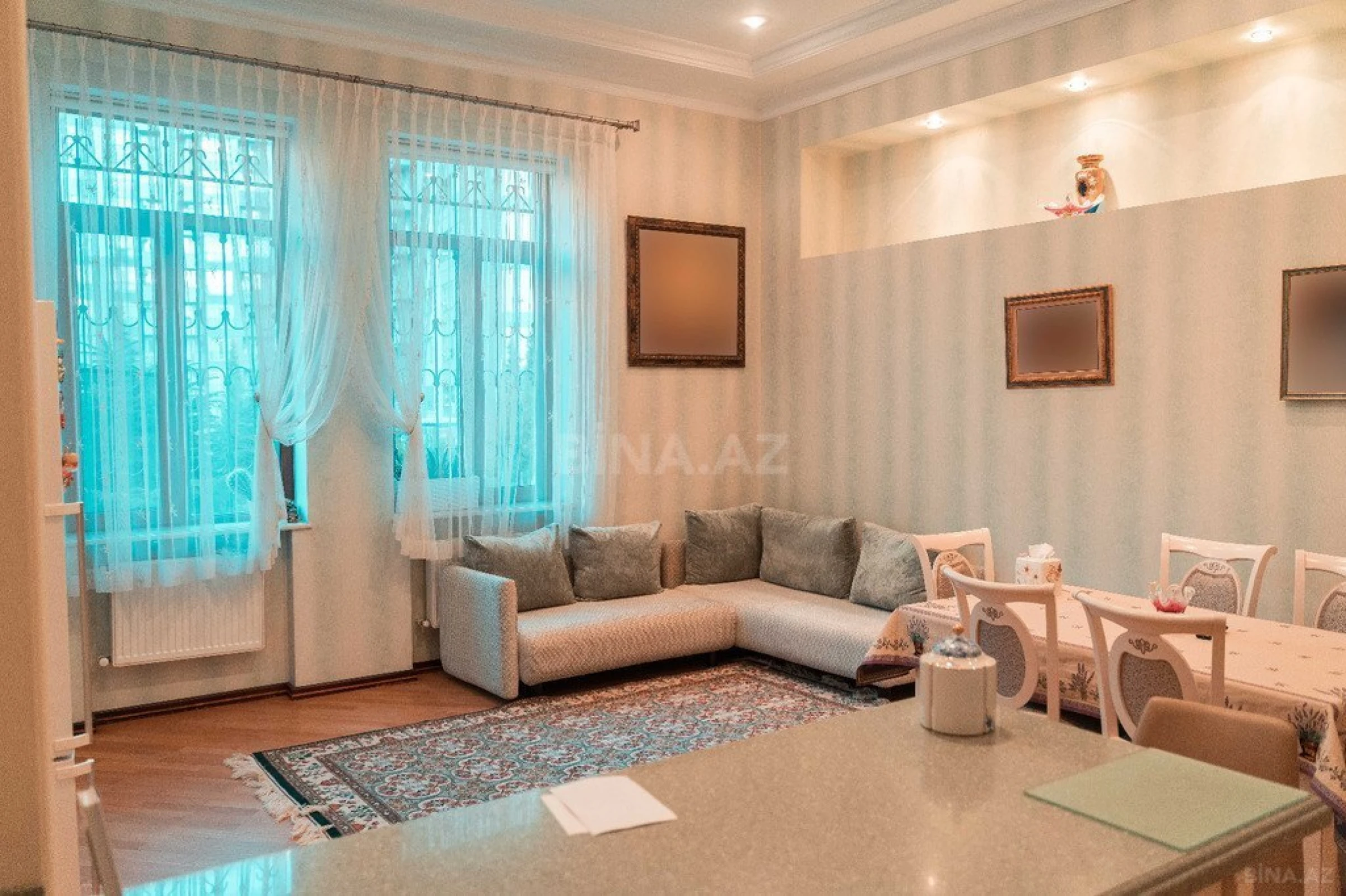Satılır 8 otaqlı həyət evi 600 m²