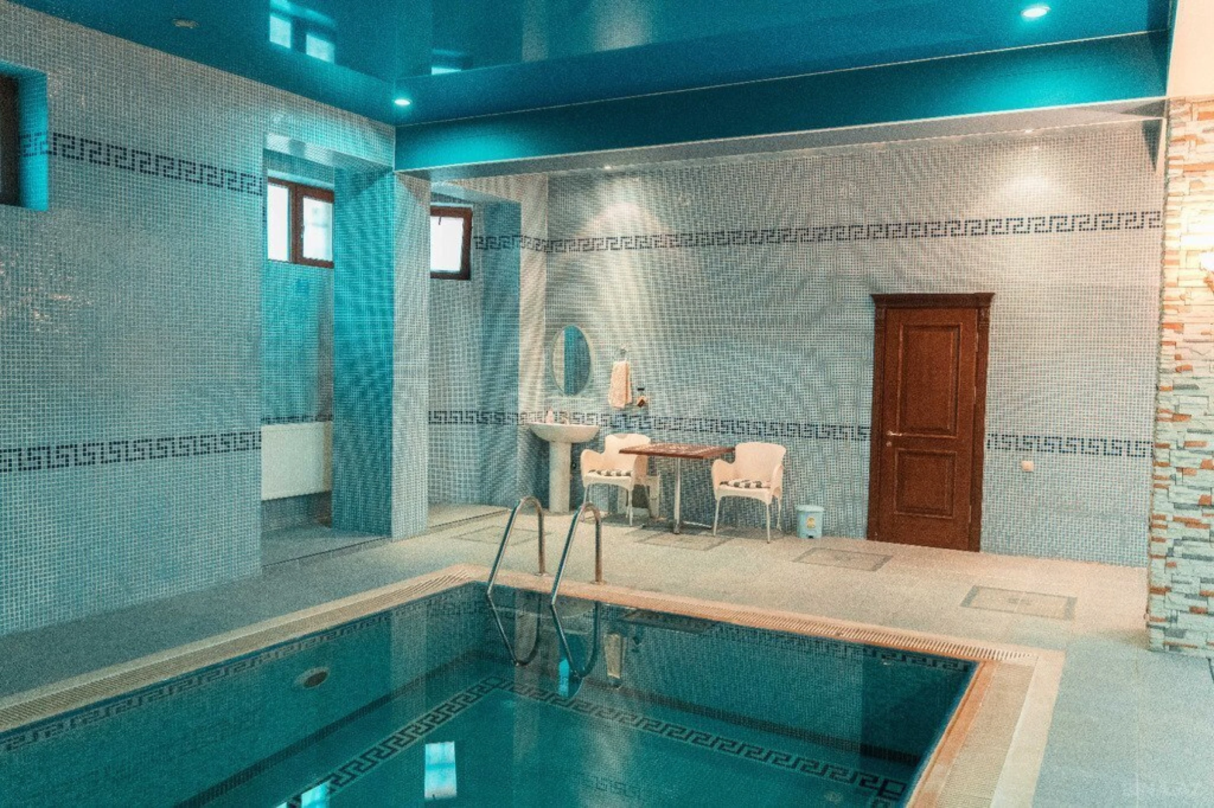 Satılır 8 otaqlı həyət evi 600 m²