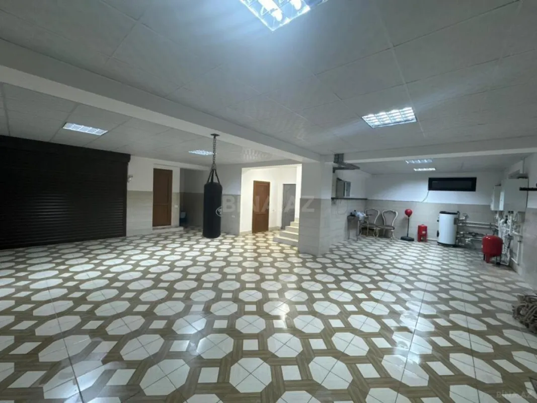 Satılır 8 otaqlı həyət evi 650 m²