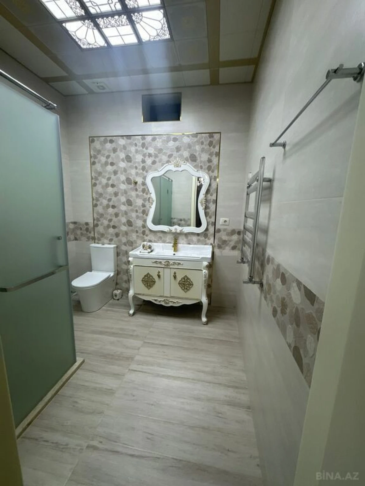Satılır 8 otaqlı həyət evi 650 m²