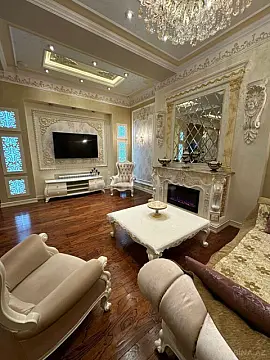 Satılır 8 otaqlı həyət evi 650 m²