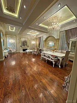 Satılır 8 otaqlı həyət evi 650 m²