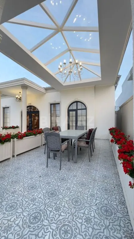 Satılır 5 otaqlı həyət evi 260 m²