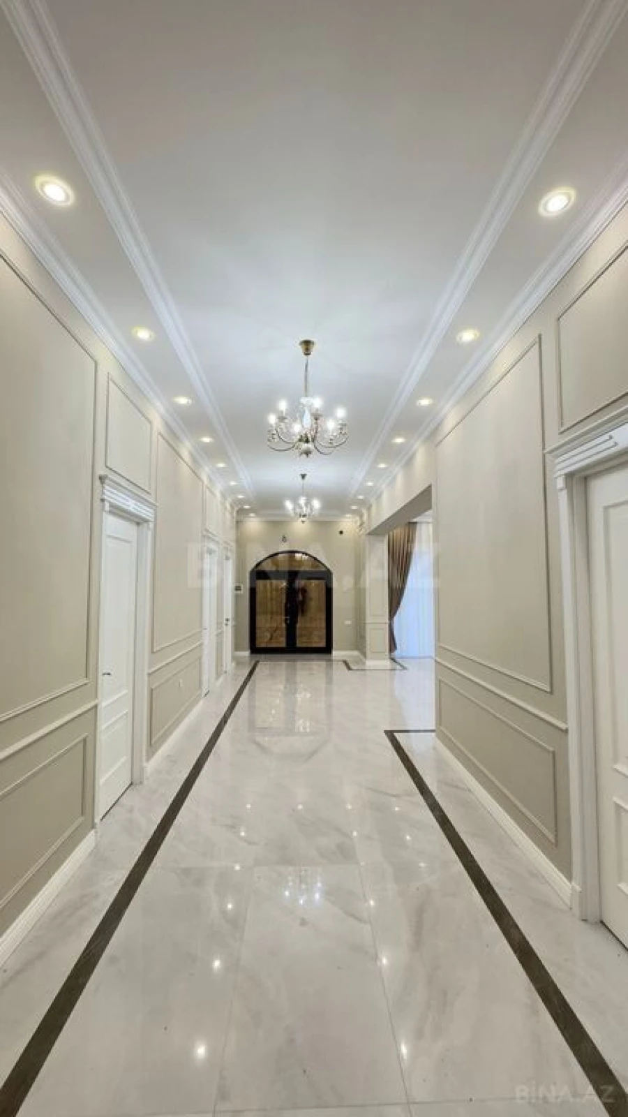 Satılır 5 otaqlı həyət evi 260 m²