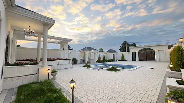 Satılır 5 otaqlı həyət evi 260 m²