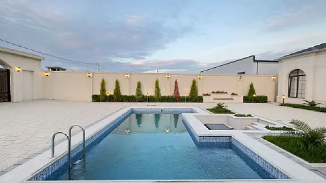 Satılır 5 otaqlı həyət evi 260 m²