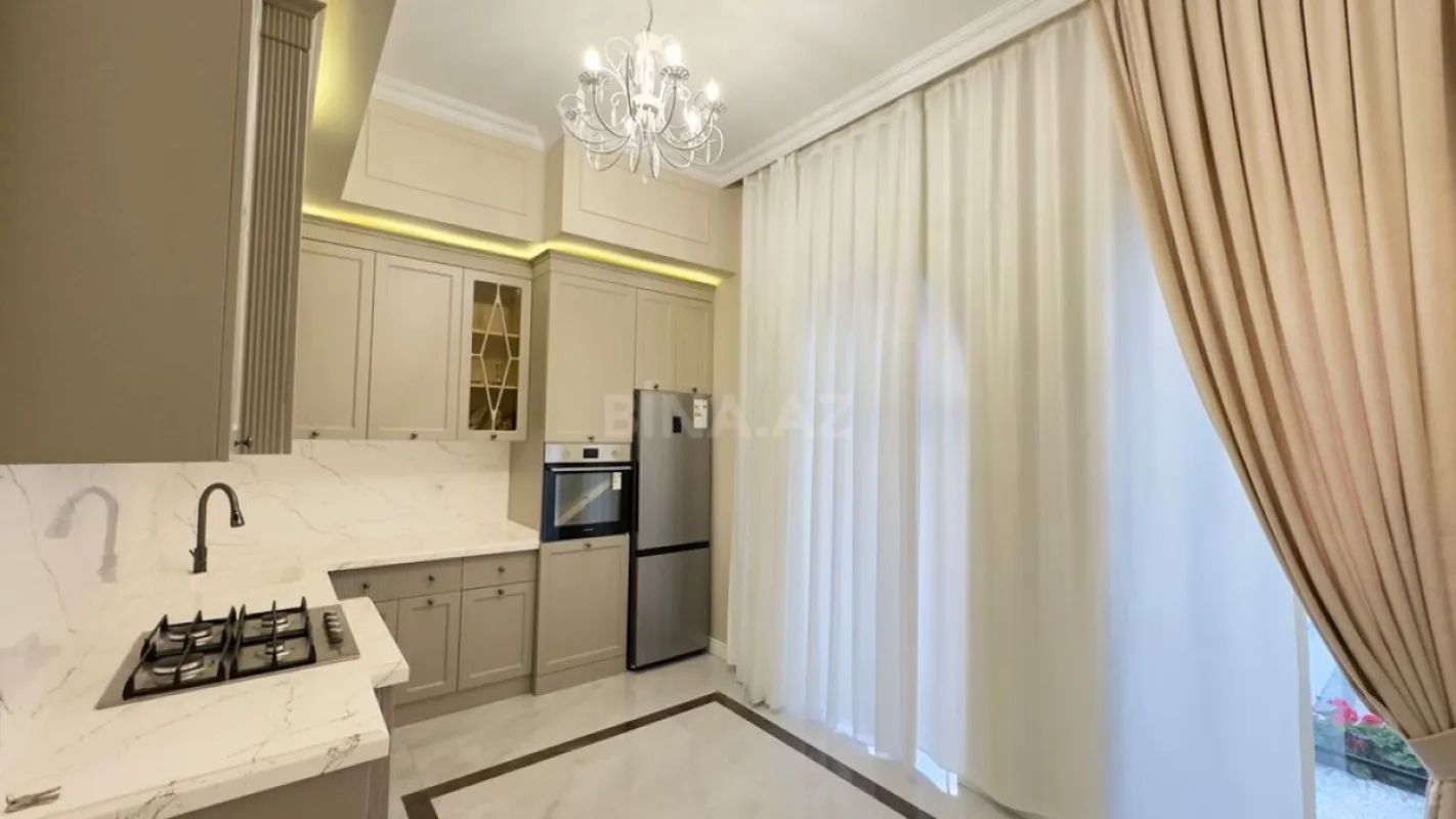 Satılır 5 otaqlı həyət evi 260 m²