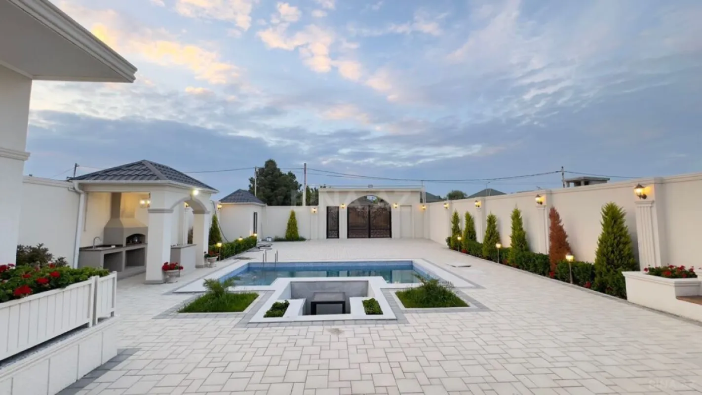 Satılır 5 otaqlı həyət evi 260 m²