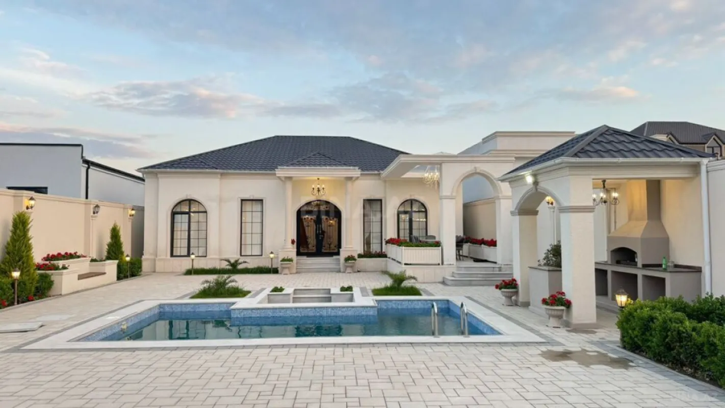 Satılır 5 otaqlı həyət evi 260 m²