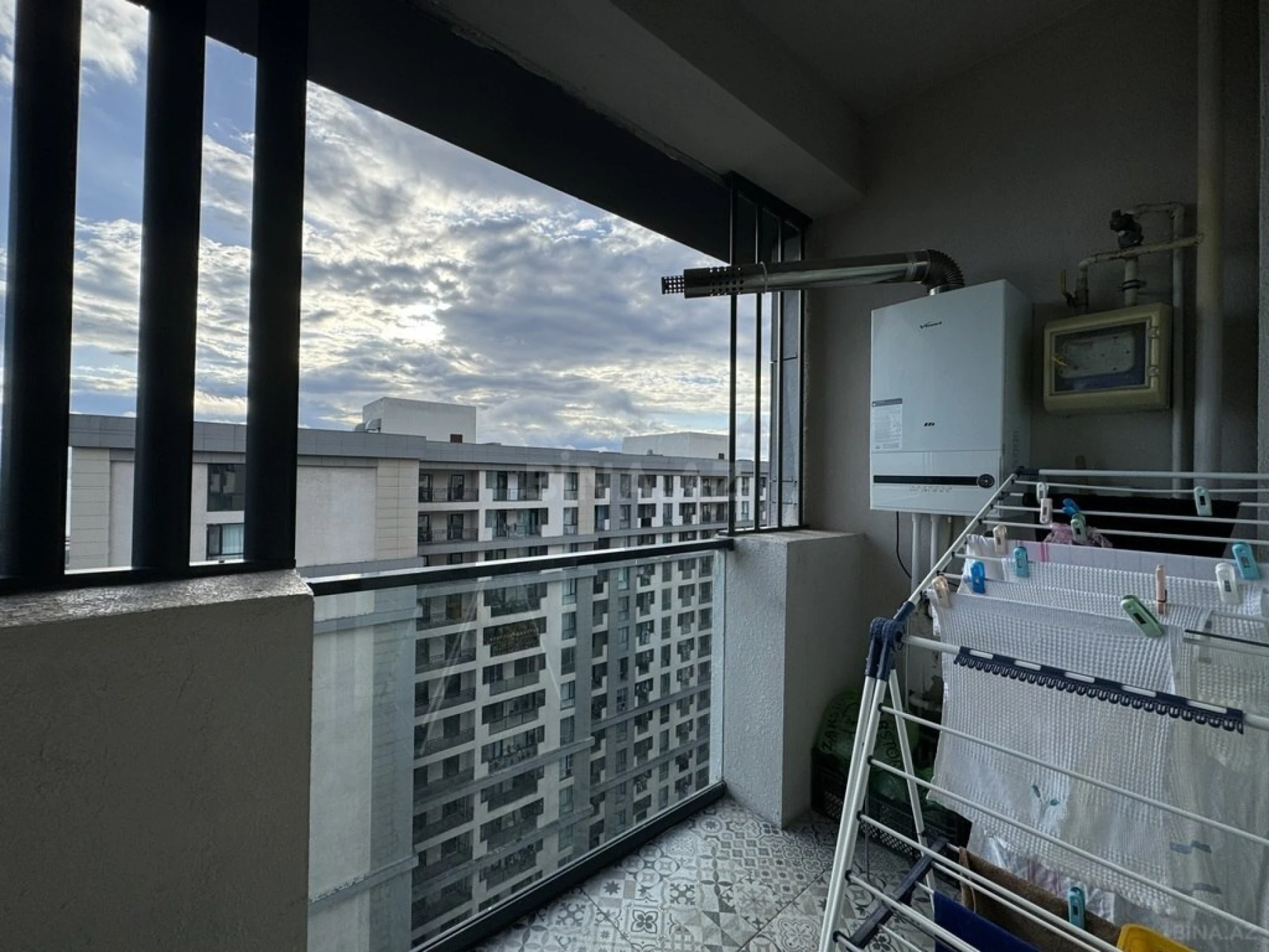 Satılır 2 otaqlı mənzil 97 m²