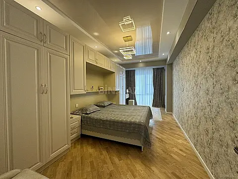 Satılır 2 otaqlı mənzil 97 m²