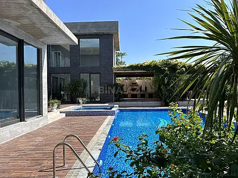 Kirayə verilir 4 otaqlı həyət evi 300 m² — Bakı, Şüvəlan 4 otaq 300.00 m²