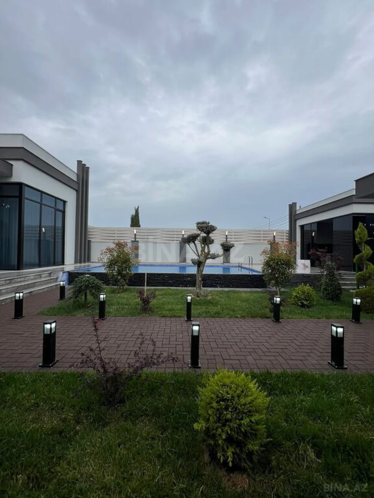 Satılır 4 otaqlı həyət evi 220 m²