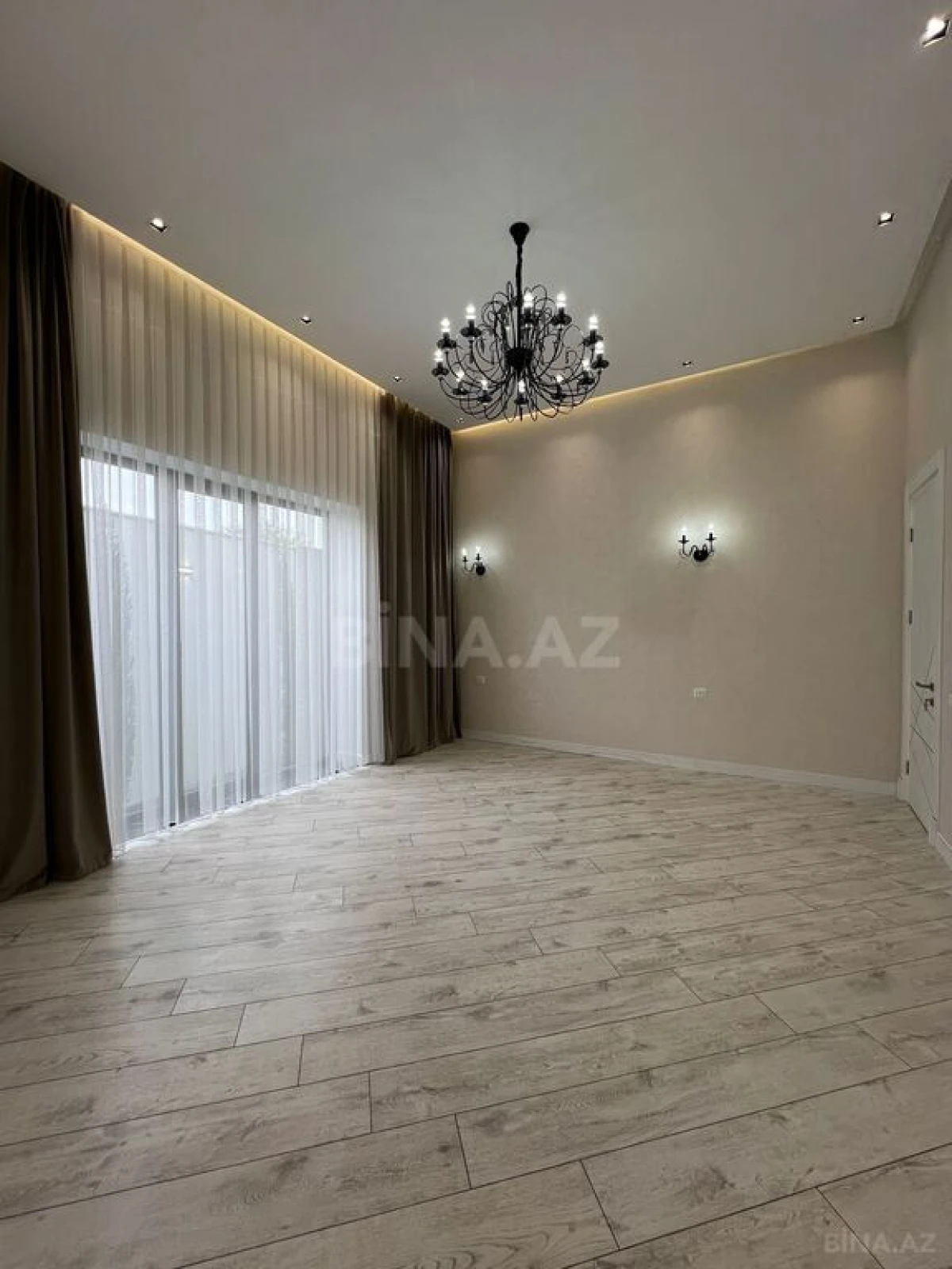 Satılır 4 otaqlı həyət evi 220 m²