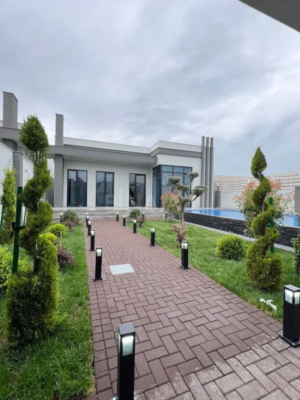 Satılır 4 otaqlı həyət evi 220 m²
