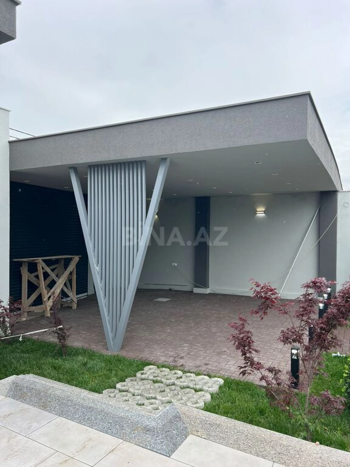 Satılır 4 otaqlı həyət evi 220 m²