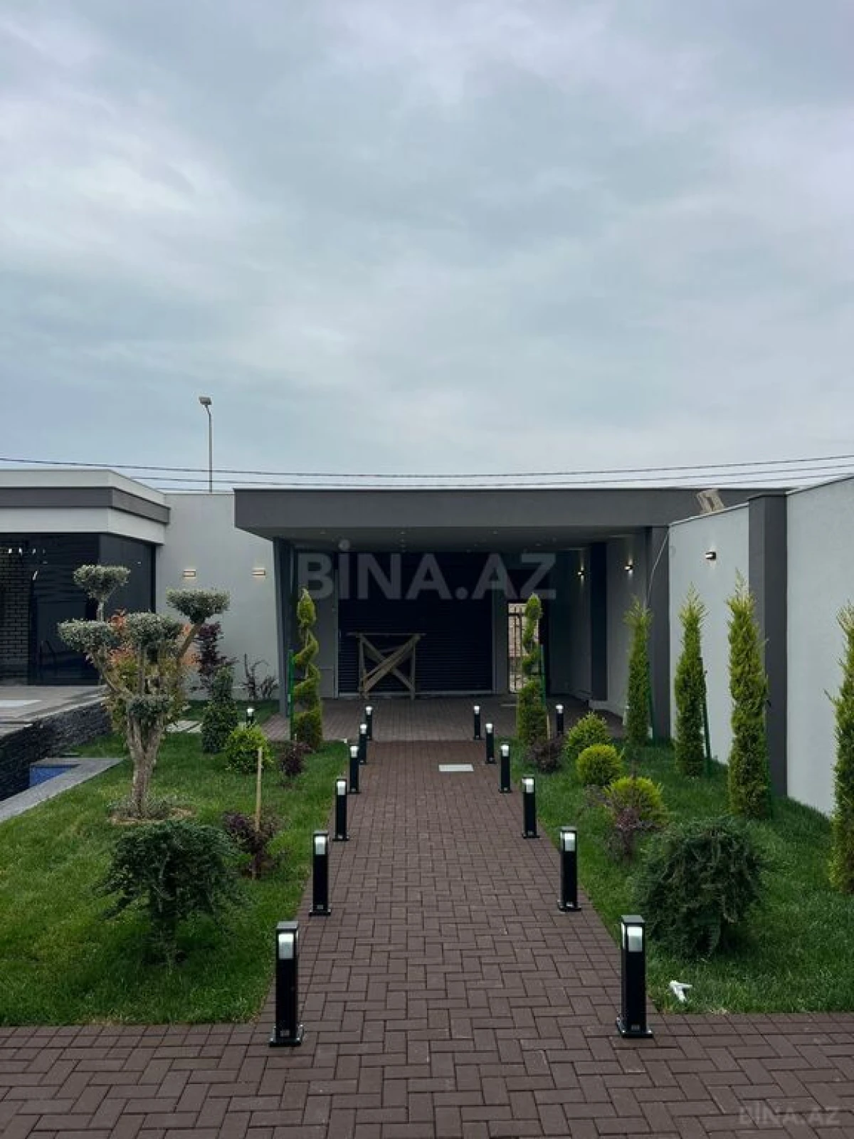 Satılır 4 otaqlı həyət evi 220 m²