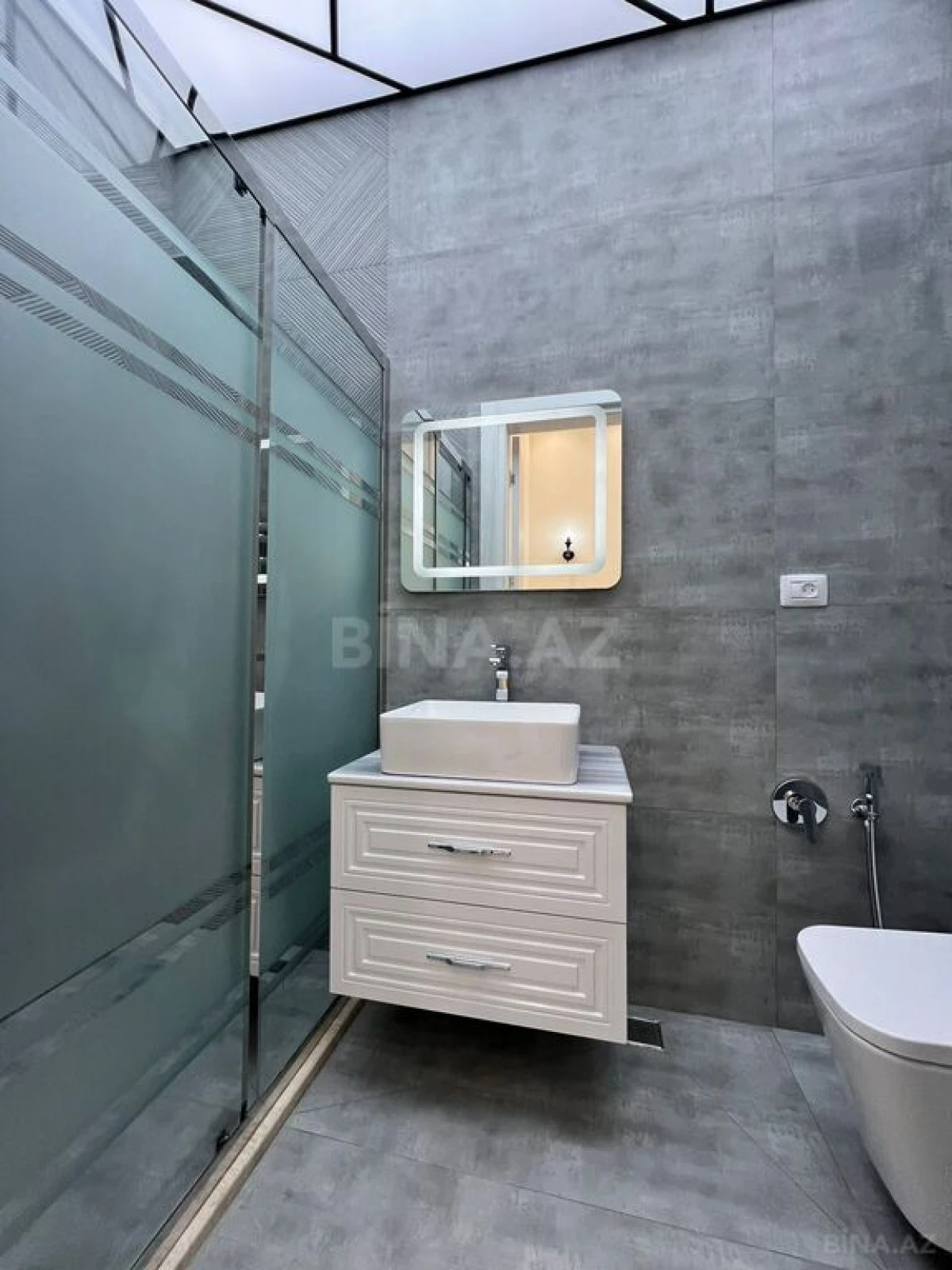 Satılır 4 otaqlı həyət evi 220 m²