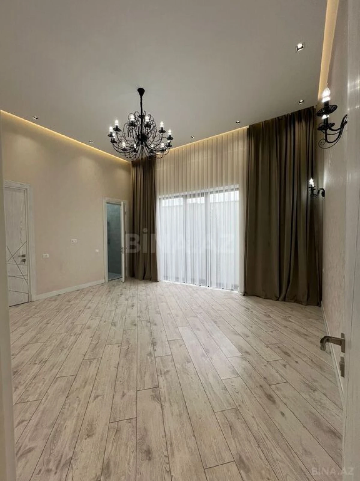 Satılır 4 otaqlı həyət evi 220 m²