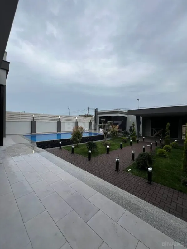 Satılır 4 otaqlı həyət evi 220 m²