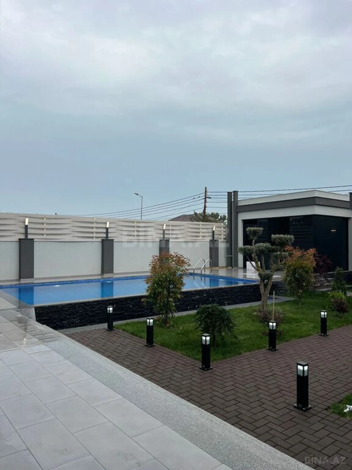Satılır 4 otaqlı həyət evi 220 m²