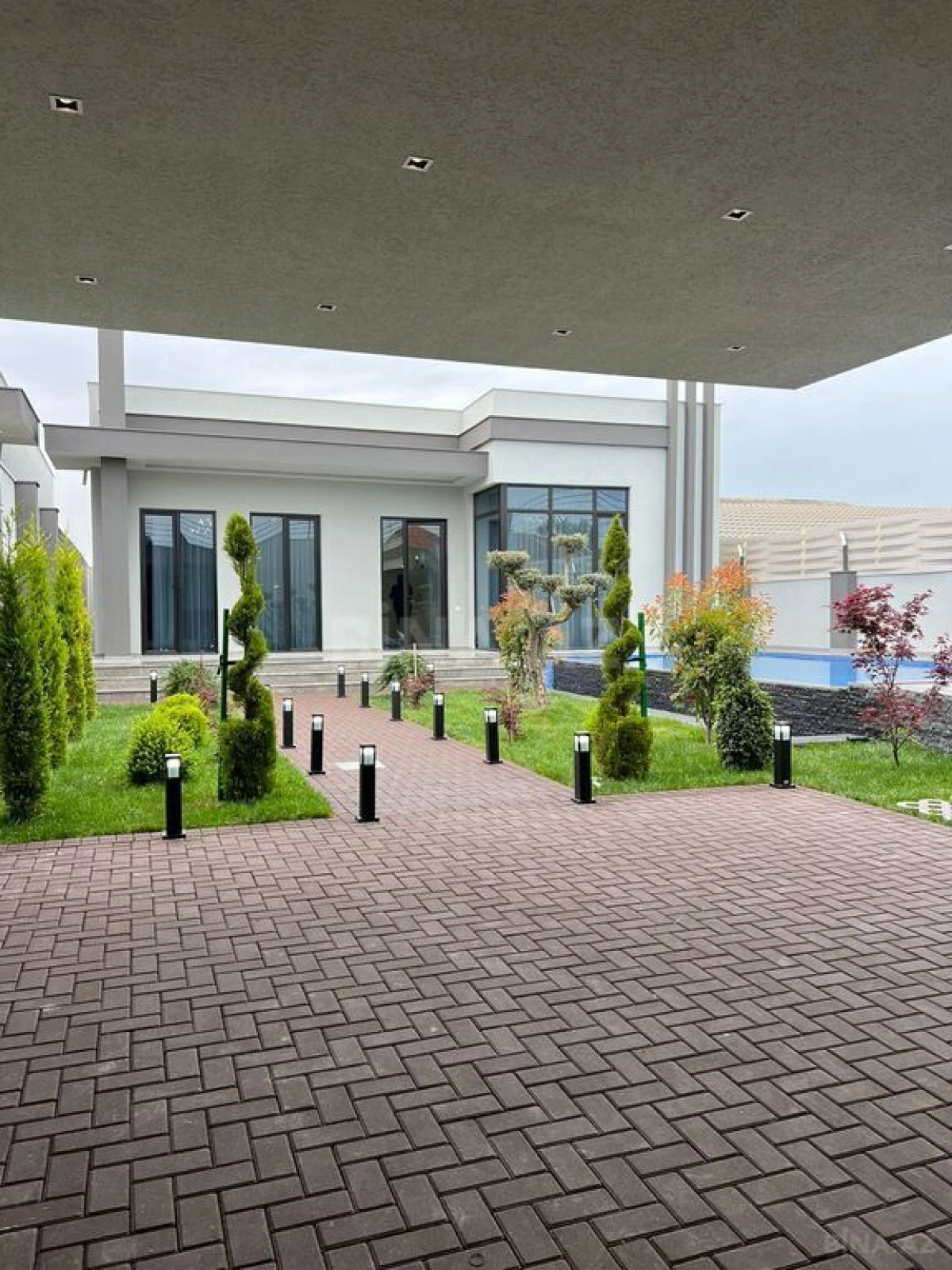 Satılır 4 otaqlı həyət evi 220 m²