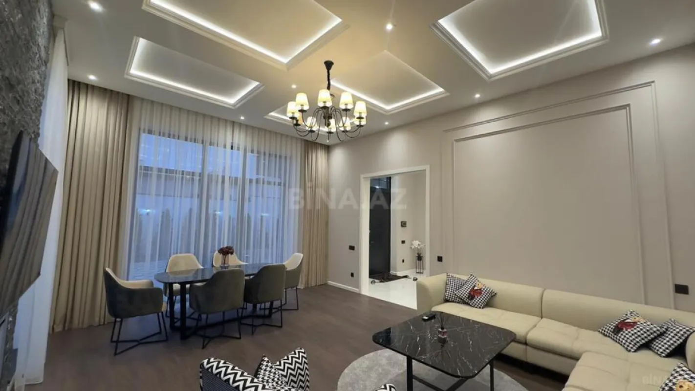 Satılır 5 otaqlı həyət evi 200 m²