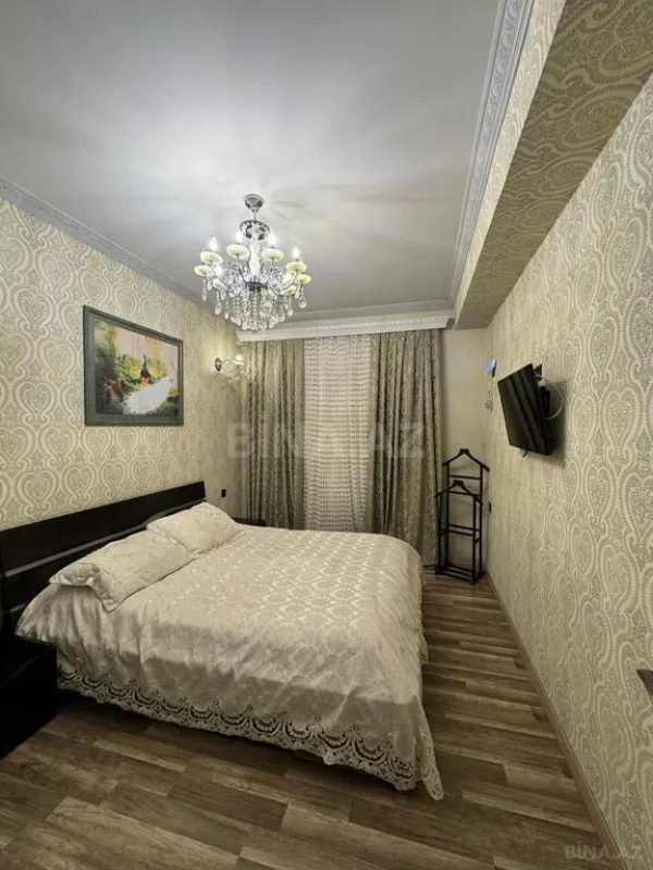 Satılır 3 otaqlı mənzil 120 m²